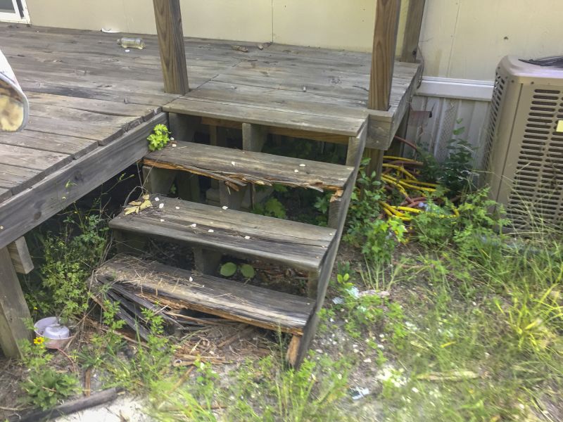 Deck Stairs Reconstruction